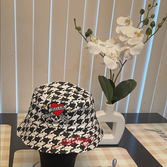 Ed Hardy Accessories - Black and White Bucket Hat